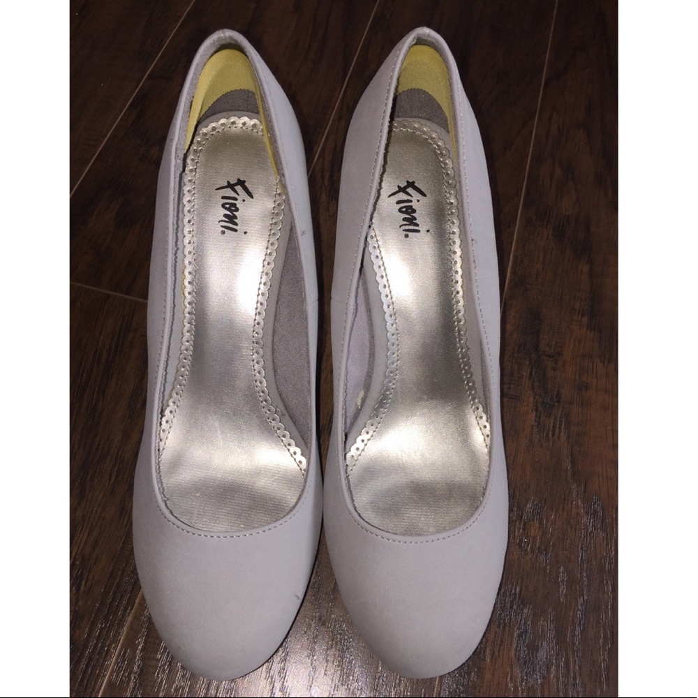Fioni Suede Heels
